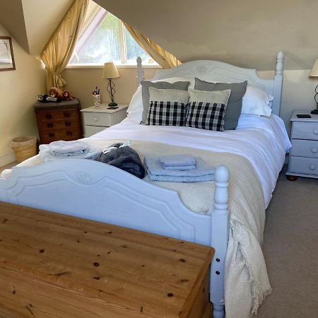 5 Charlton Mill Way B&B Chichester Dış mekan fotoğraf