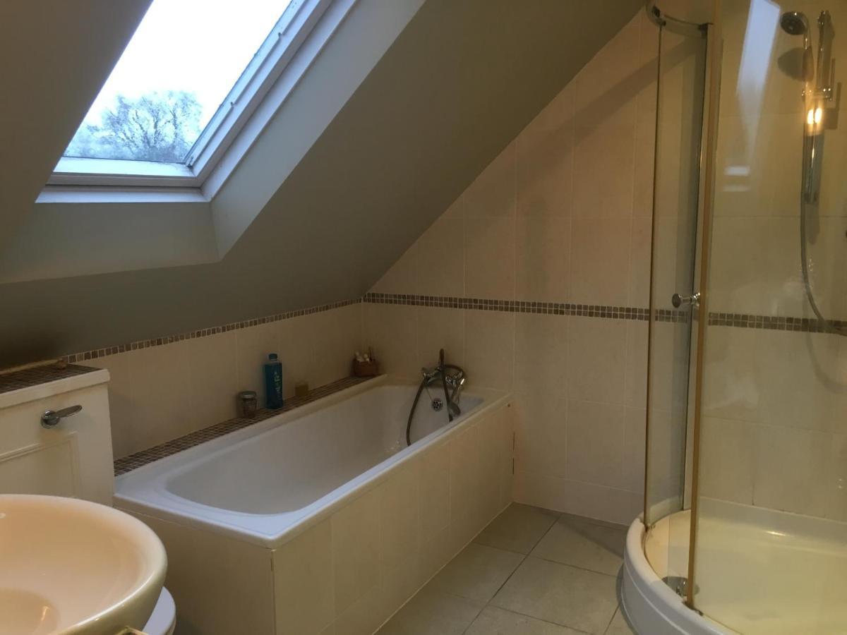 5 Charlton Mill Way B&B Chichester Dış mekan fotoğraf