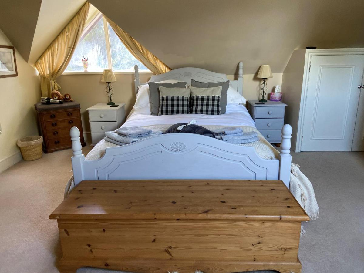 5 Charlton Mill Way B&B Chichester Dış mekan fotoğraf